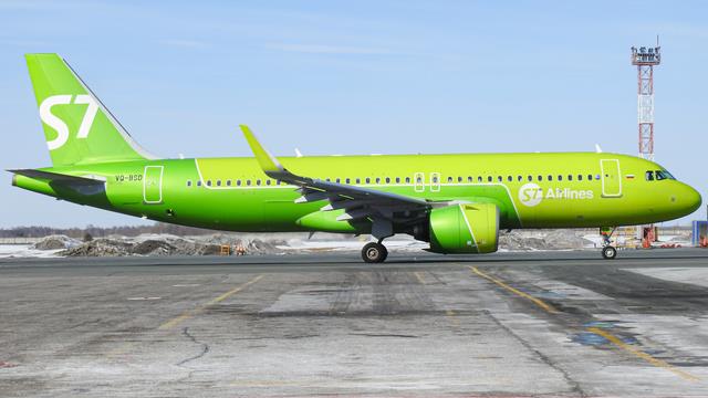VQ-BSD:Airbus A320:S7 Airlines